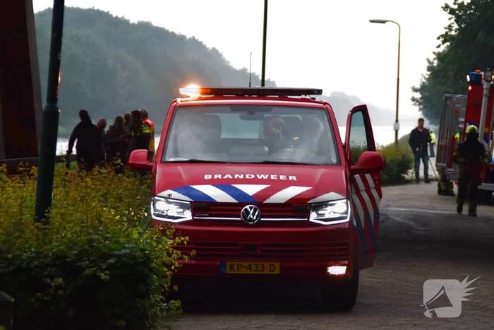 Grote zoekactie na vermist persoon in kanaal
