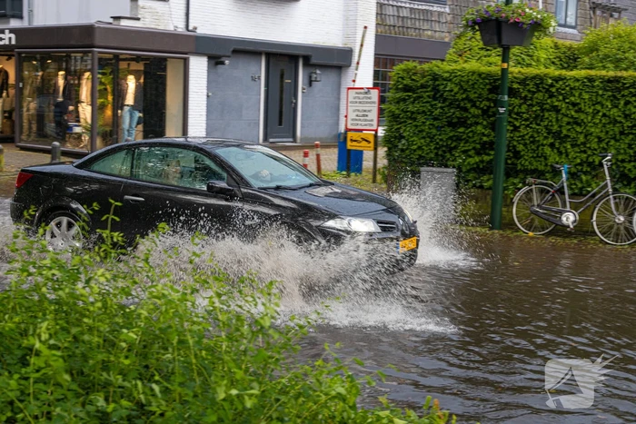 Stortbui veroorzaakt ondergelopen straten