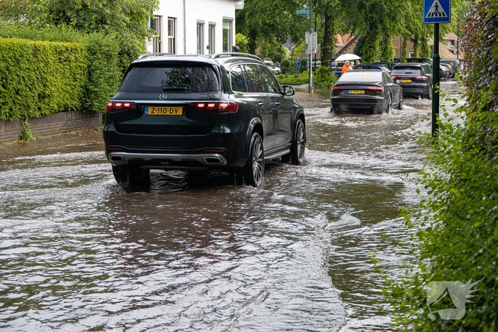 Stortbui veroorzaakt ondergelopen straten