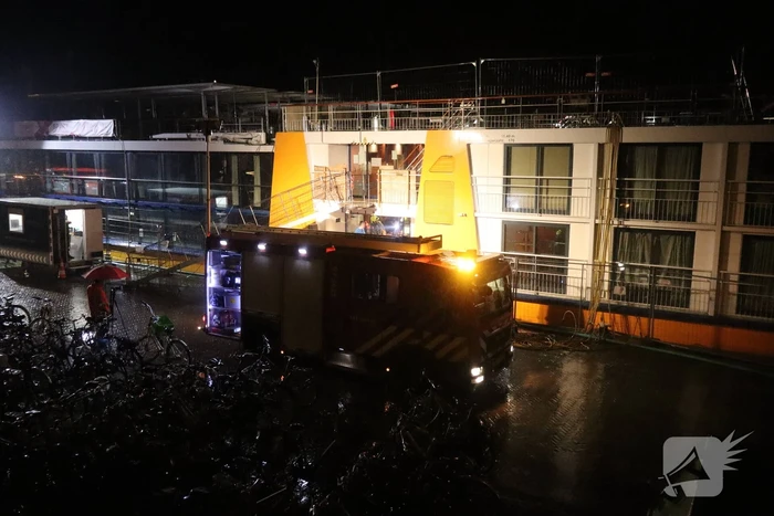 Opvangboot ontruimd wegens keukenbrand