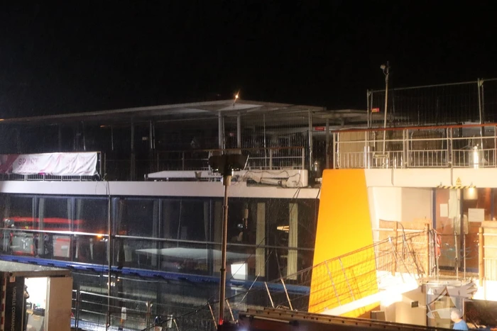 Opvangboot ontruimd wegens keukenbrand