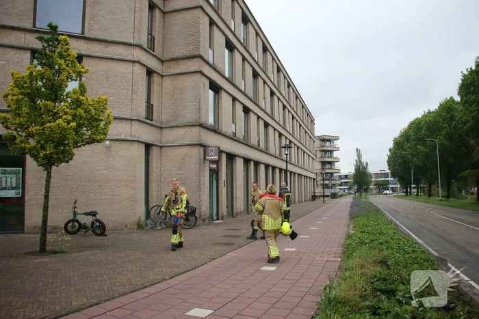 Brandweer helpt buitengesloten bewoonster
