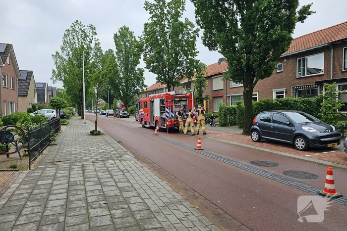 Brandweer verricht metingen naar vreemde lucht