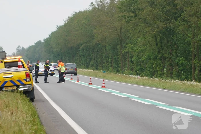 Klapband zorgt voor ongeval op N381
