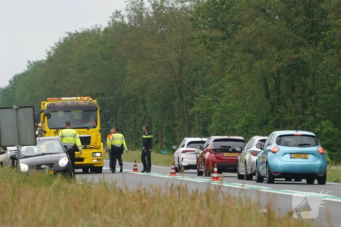 Klapband zorgt voor ongeval op N381