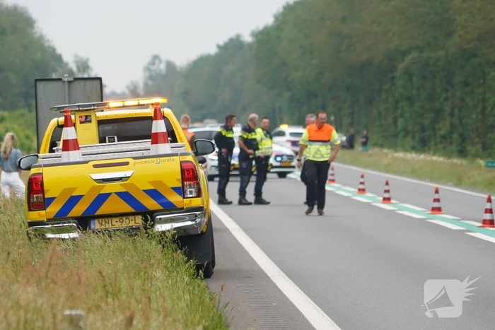 Klapband zorgt voor ongeval op N381