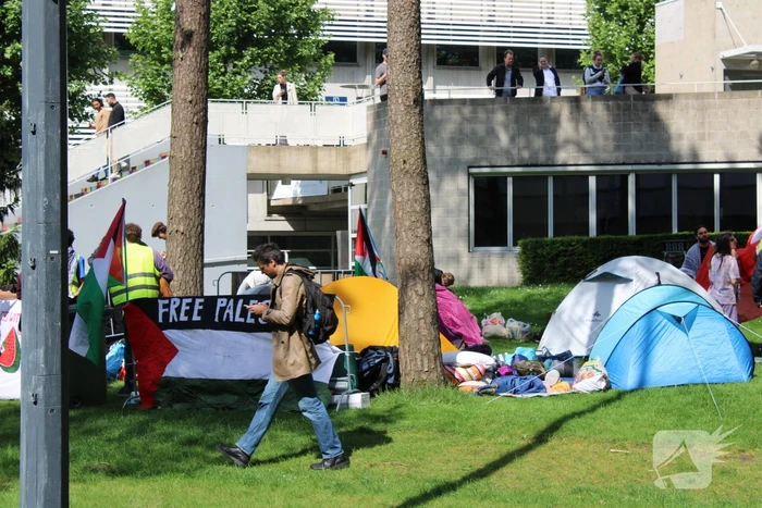 Studenten richten tentenkamp in tegen banden met Israël