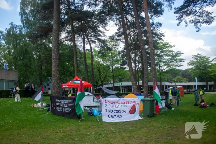 Studenten richten tentenkamp in tegen banden met Israël