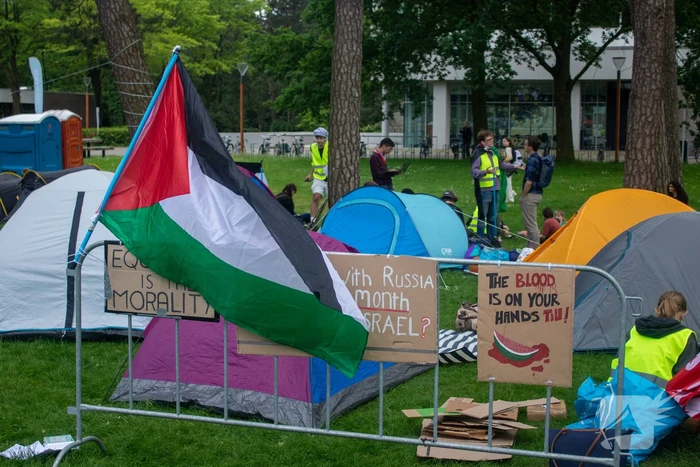 Studenten richten tentenkamp in tegen banden met Israël