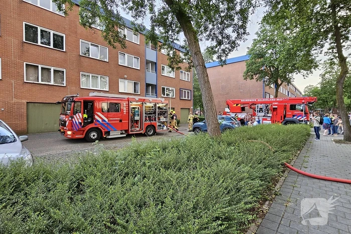 Brandweer weet flatbrand snel onder controle te krijgen