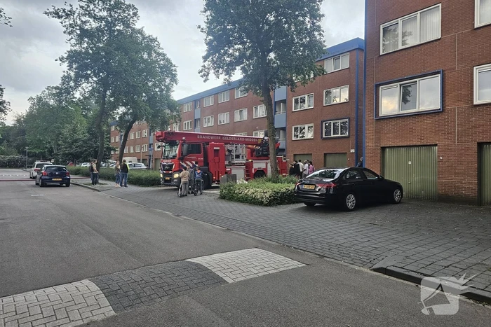 Brandweer weet flatbrand snel onder controle te krijgen