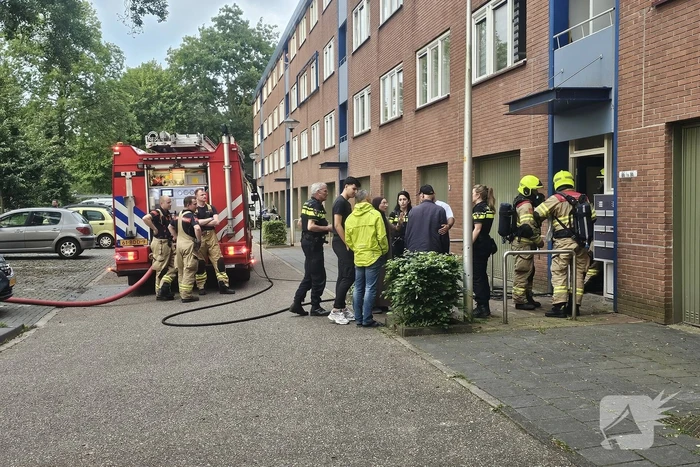 Brandweer weet flatbrand snel onder controle te krijgen