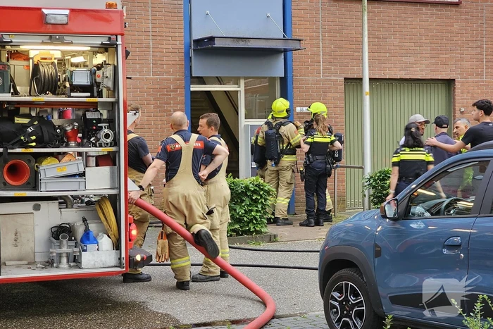 Brandweer weet flatbrand snel onder controle te krijgen