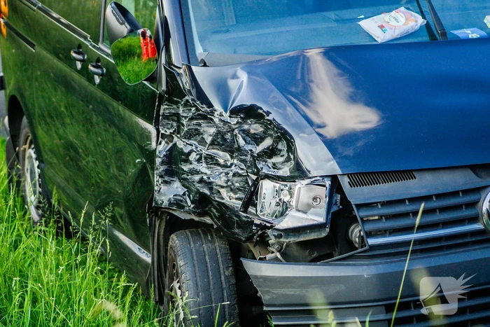 Voertuigen beschadigd na botsing