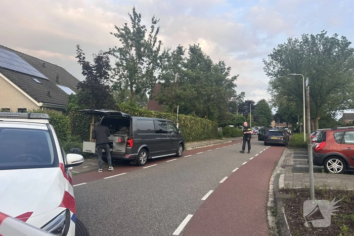Politie lost waarschuwingsschoten bij inval