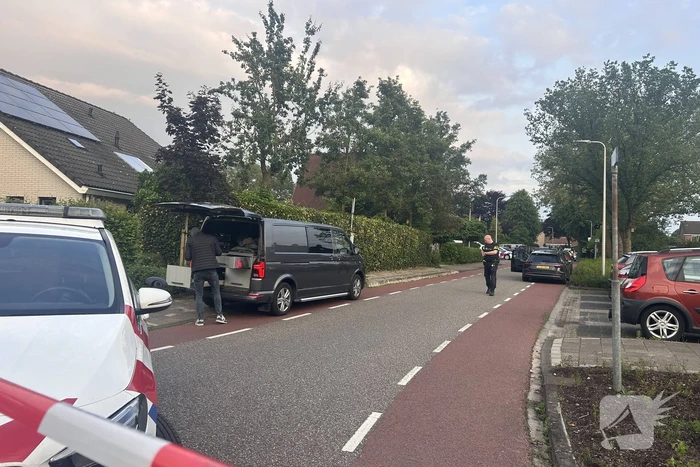 Politie lost waarschuwingsschoten bij inval
