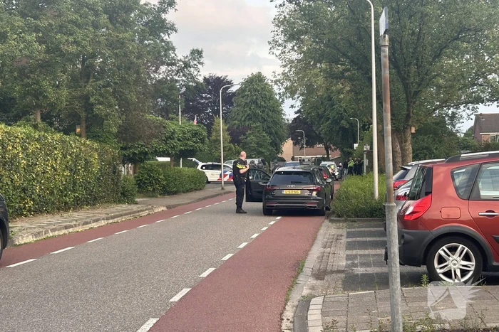 Politie lost waarschuwingsschoten bij inval