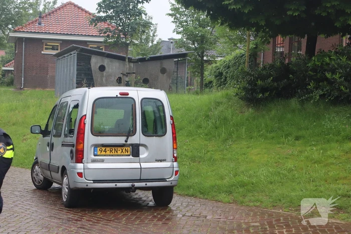 Fietser botst op uitparkerende auto