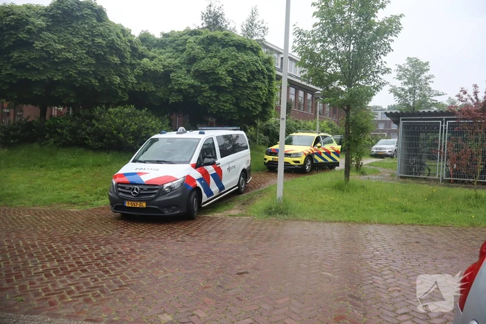 Fietser botst op uitparkerende auto