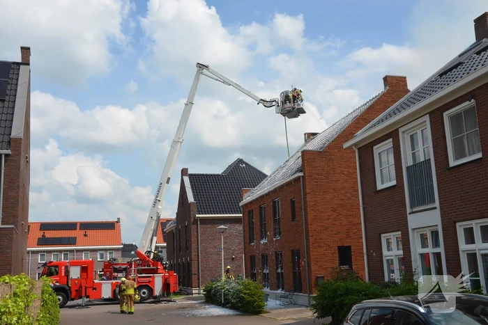 Flinke brand op dak van nieuwbouwwoning