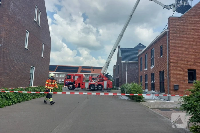Flinke brand op dak van nieuwbouwwoning