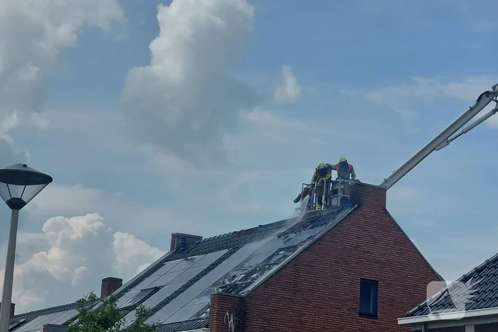 Flinke brand op dak van nieuwbouwwoning