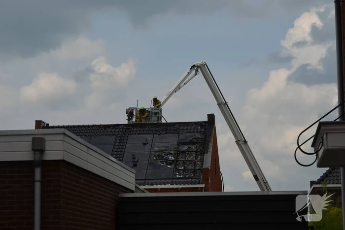 Flinke brand op dak van nieuwbouwwoning