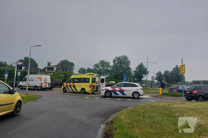 Scooterrijdster gaat onderuit en raakt gewond