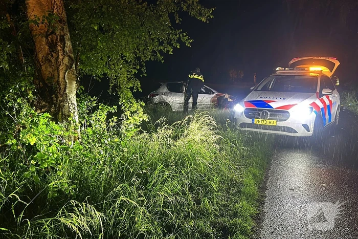 Auto zwaar beschadigd na crash tijdens achtervolging