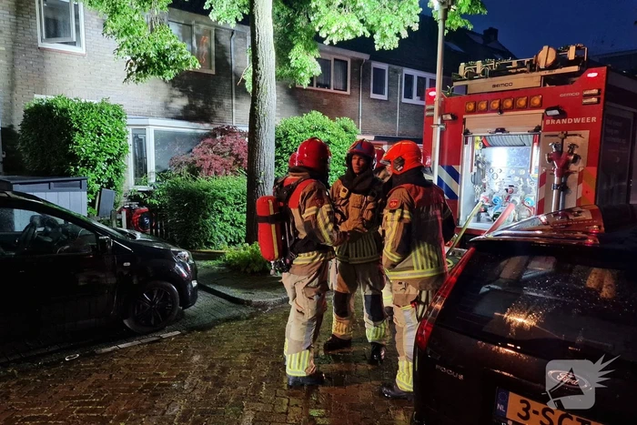 Drie gewonden bij woningbrand