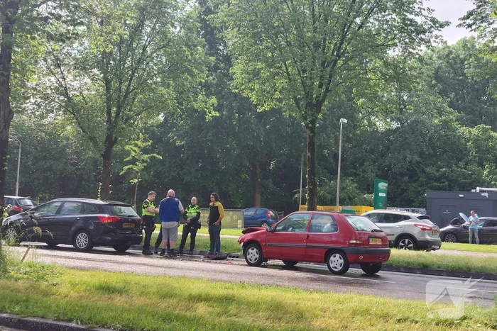 Flinke schade na botsing tussen auto's