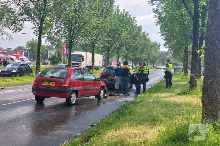 Flinke schade na botsing tussen auto's