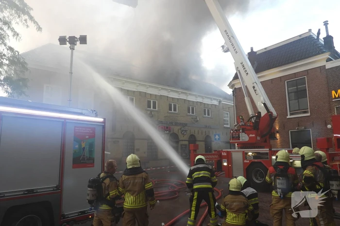Grote brand in uitgaansgelegenheid