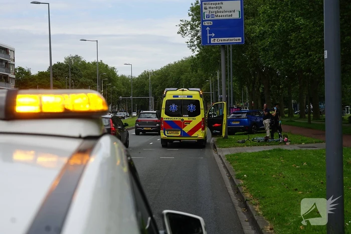 Kind op loopfiets aangereden door automobilist