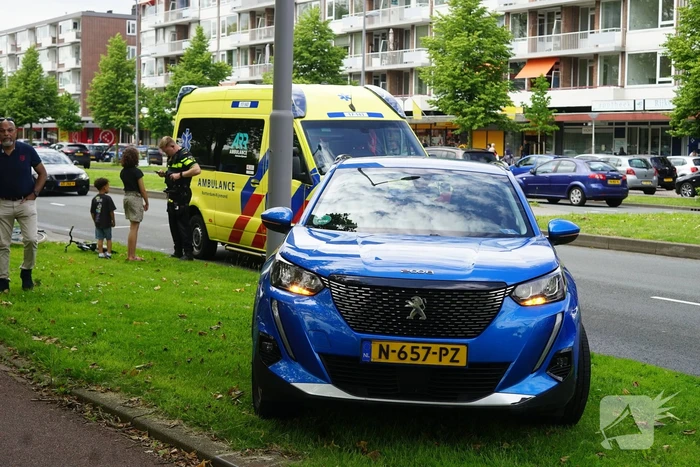 Kind op loopfiets aangereden door automobilist