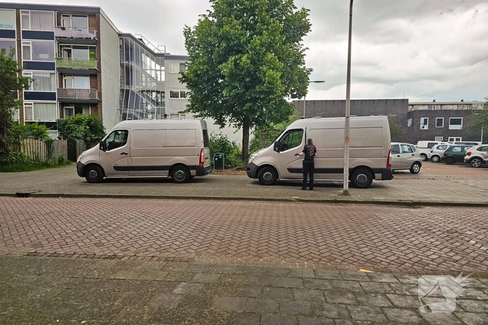 Politie aanwezig na aantreffen van overleden persoon in woning