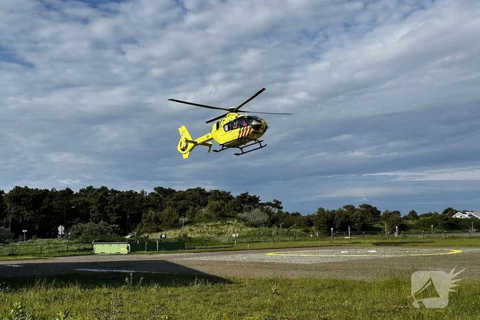 Traumahelikopter landt ter ondersteuning bij de huisartsenpraktijk