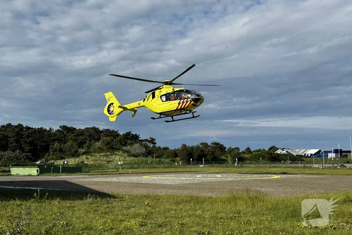 Traumahelikopter landt ter ondersteuning bij de huisartsenpraktijk
