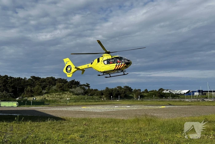 Traumahelikopter landt ter ondersteuning bij de huisartsenpraktijk