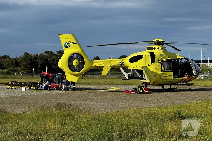 Traumahelikopter landt ter ondersteuning bij de huisartsenpraktijk