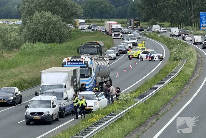 Veel schade en vertraging na ongeval met meerdere voertuigen
