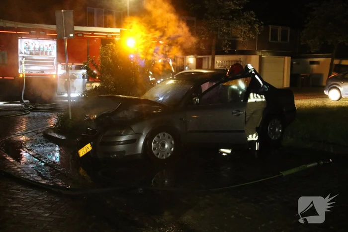 Voertuig beschadigd bij brand