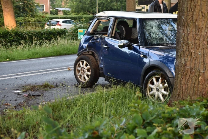 Gewonde bij botsing tussen twee auto's