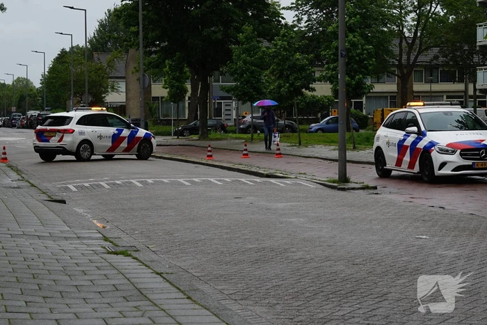 Scooterrijder naar het ziekenhuis na aanrijding