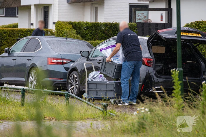 FIOD en SZW vallen woning binnen