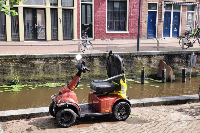 Veel hulpdiensten aanwezig voor scootmobiel in het water