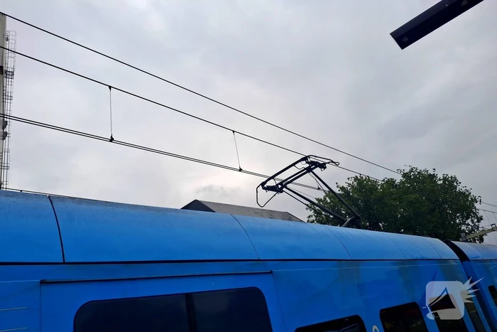 Geen treinen op station Barneveld Centrum door losse bovenleiding