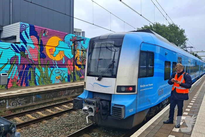 Geen treinen op station Barneveld Centrum door losse bovenleiding