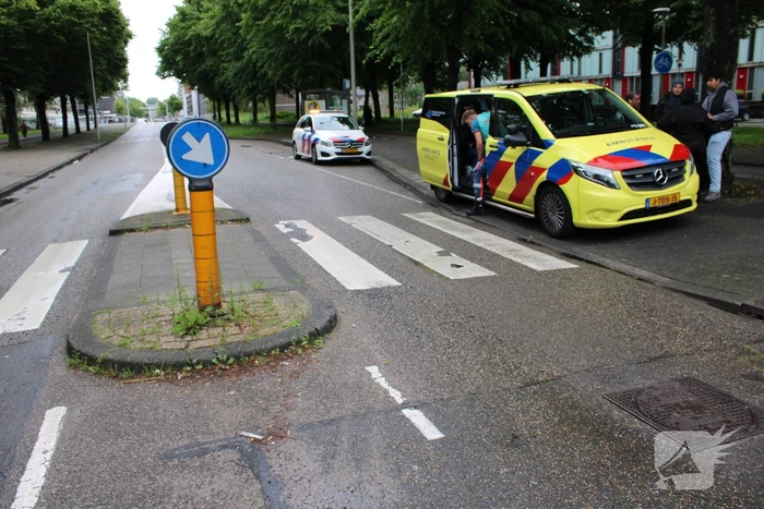 Fietser gewond bij botsing met auto