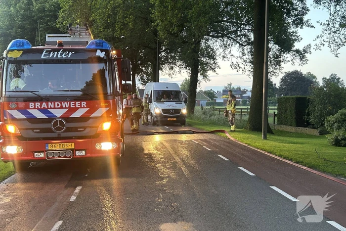 Brandweer pompt overtollig water weg
